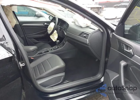 2021 Volkswagen Jetta S/Se/R-Line z USA, uszkodzony, nr VIN 3VWC57BU3MM033212